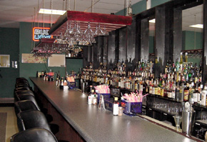 Knoxville Professional Bartending School classroom is a fully-equipped modern facility. Our main bar is 25 feet long with 6 bartending stations. 